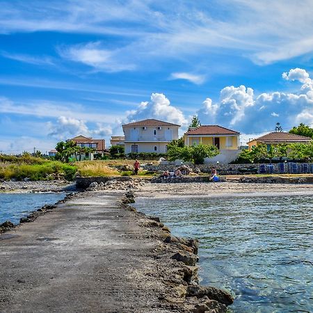 Pelagion II Sea Coral - Beachfront Holiday Home Kypseli Екстер'єр фото