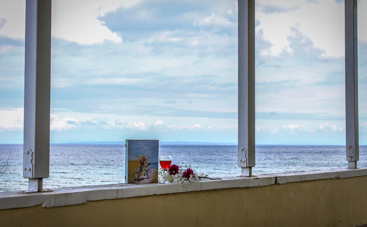 Pelagion II Sea Coral - Beachfront Holiday Home Kypseli Екстер'єр фото