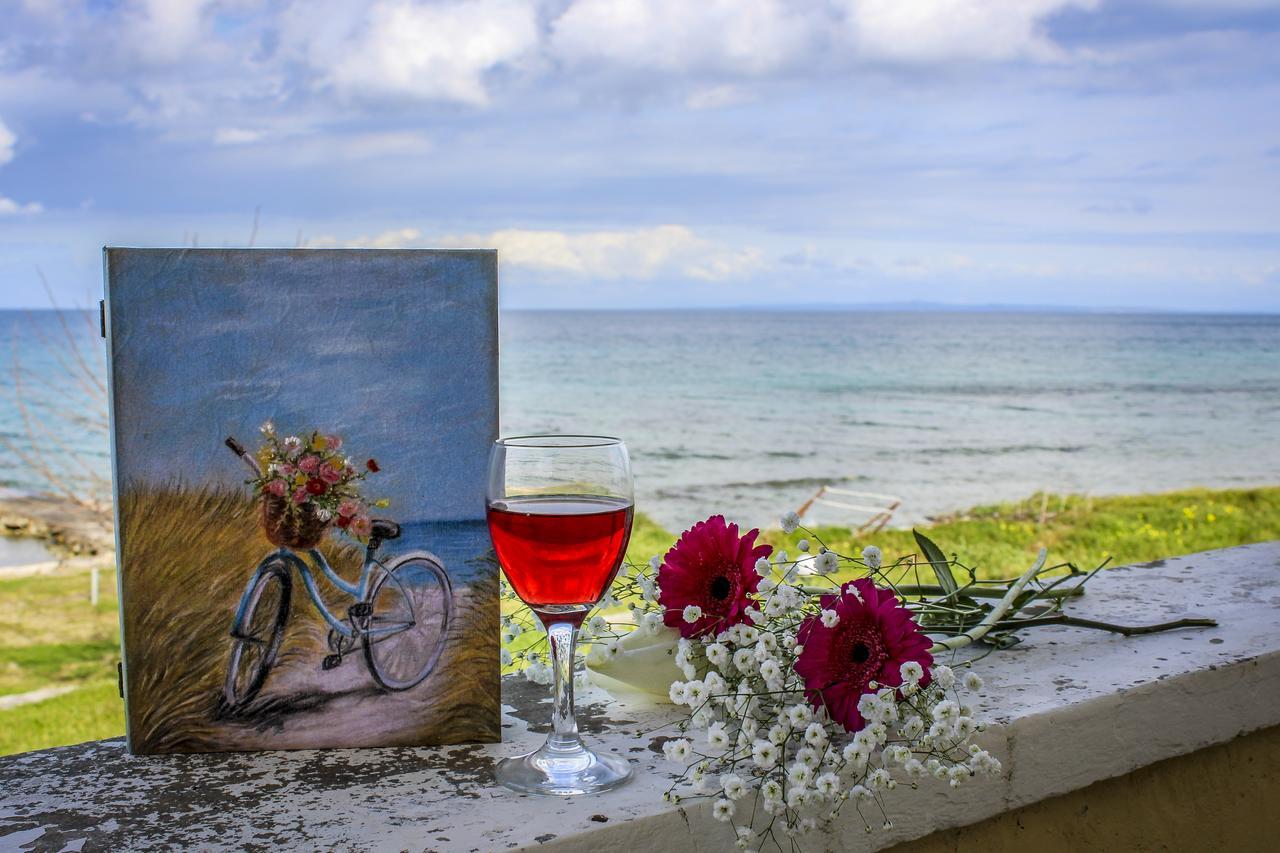 Pelagion II Sea Coral - Beachfront Holiday Home Kypseli Екстер'єр фото