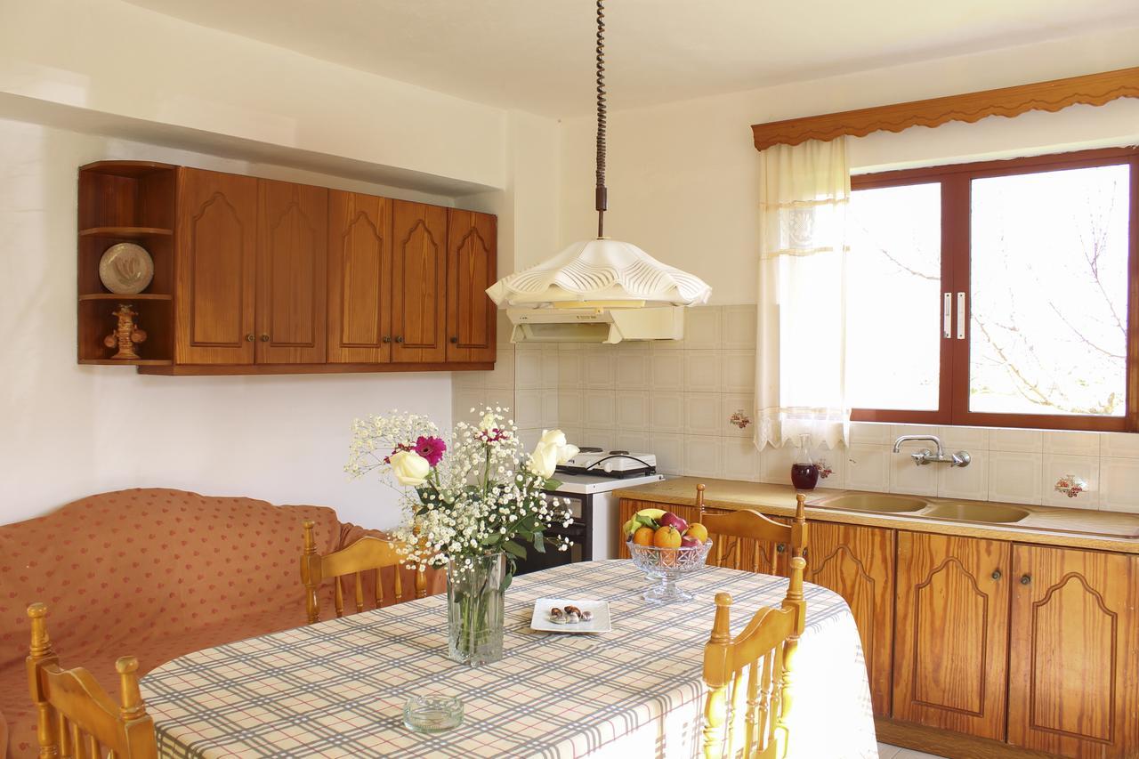 Pelagion II Sea Coral - Beachfront Holiday Home Kypseli Екстер'єр фото
